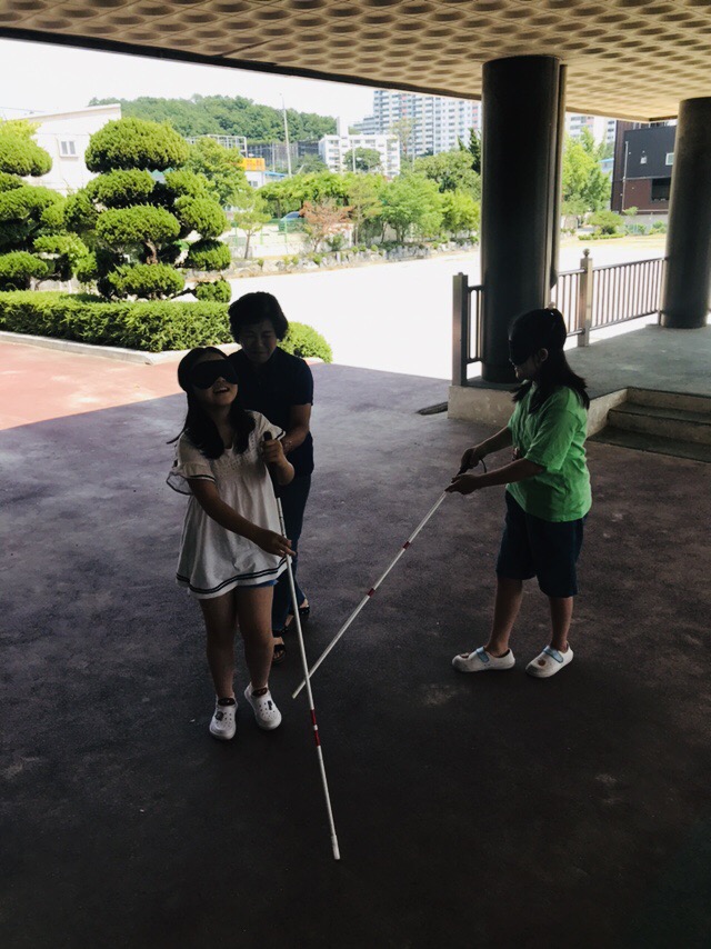 7BD68E03-646E-4E1A-BDD2-F8FAFA8B2E2F