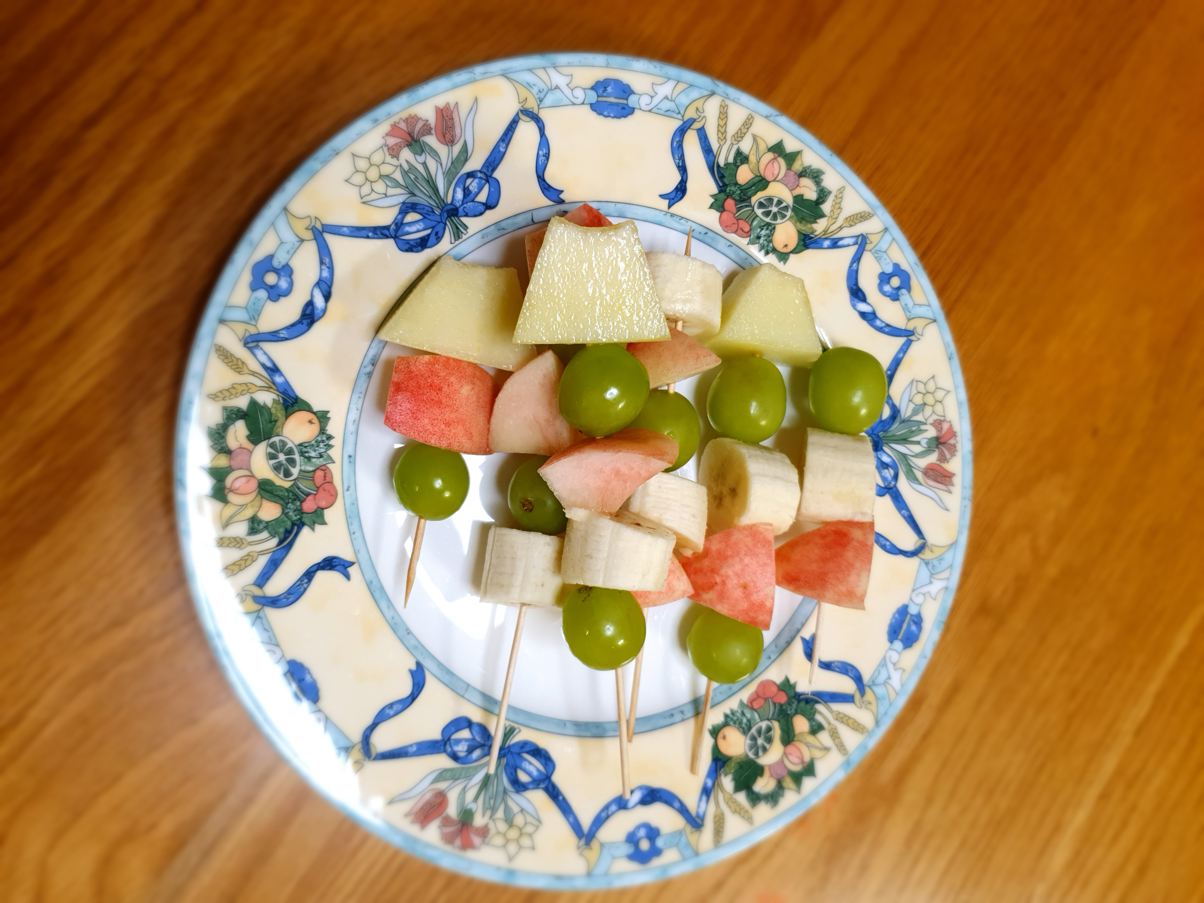 주말에 맛있는  과일꼬치 먹었어요