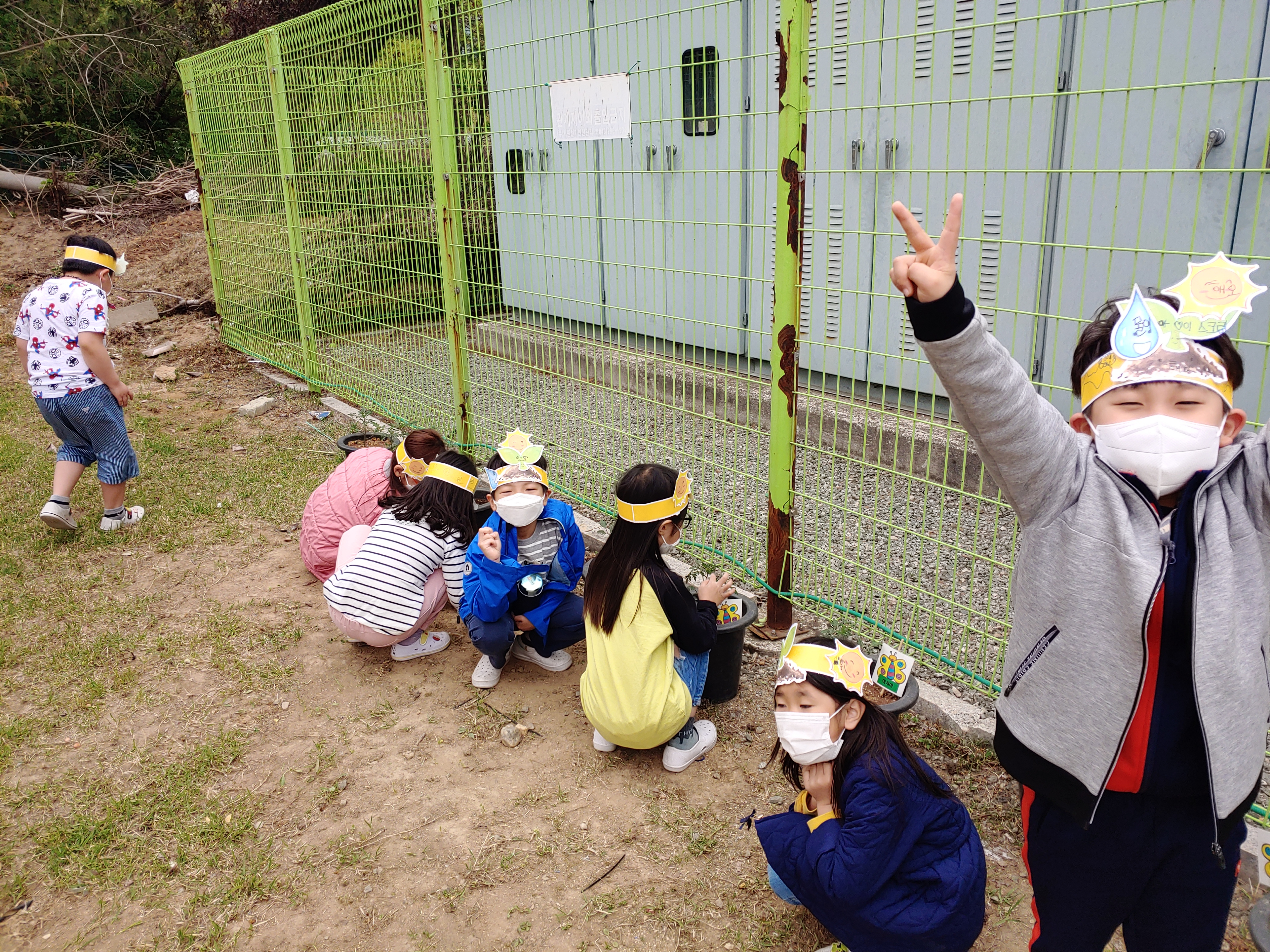 새싹을 도와주는 우리들 (10)