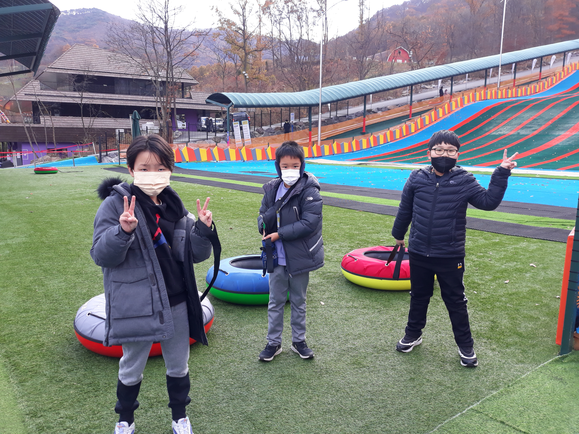 썰매3명