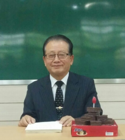 김홍철 이사장