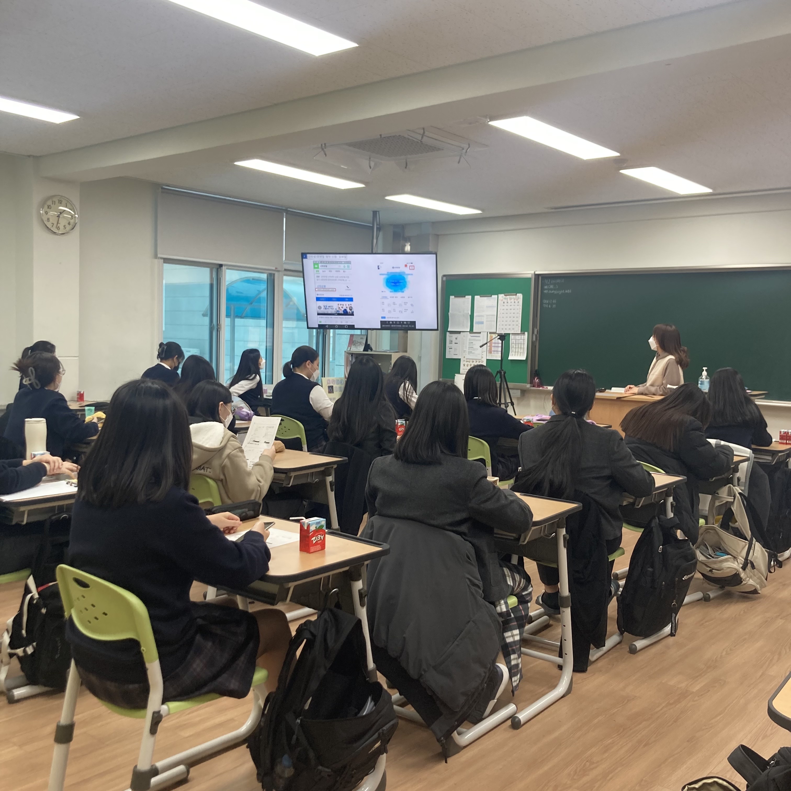 1신한은행 전자 학생증 가입 안내.jpg
