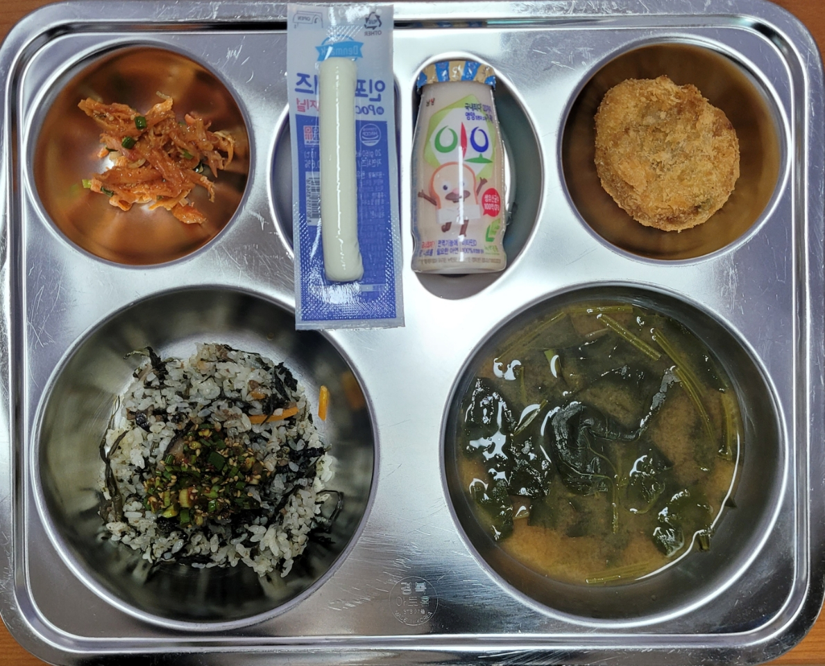 이달의식단<식생활관소식<율량소식<율량초등학교 율량초등학교
