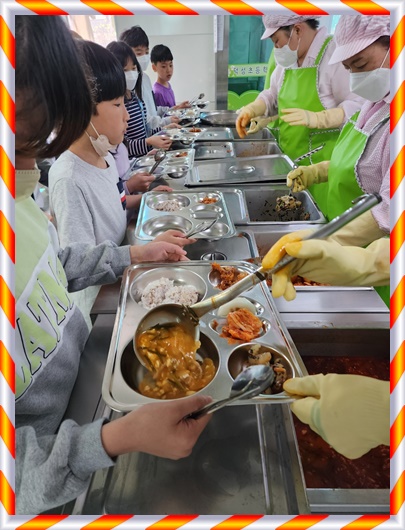 3월 31일 4학년 배식모습