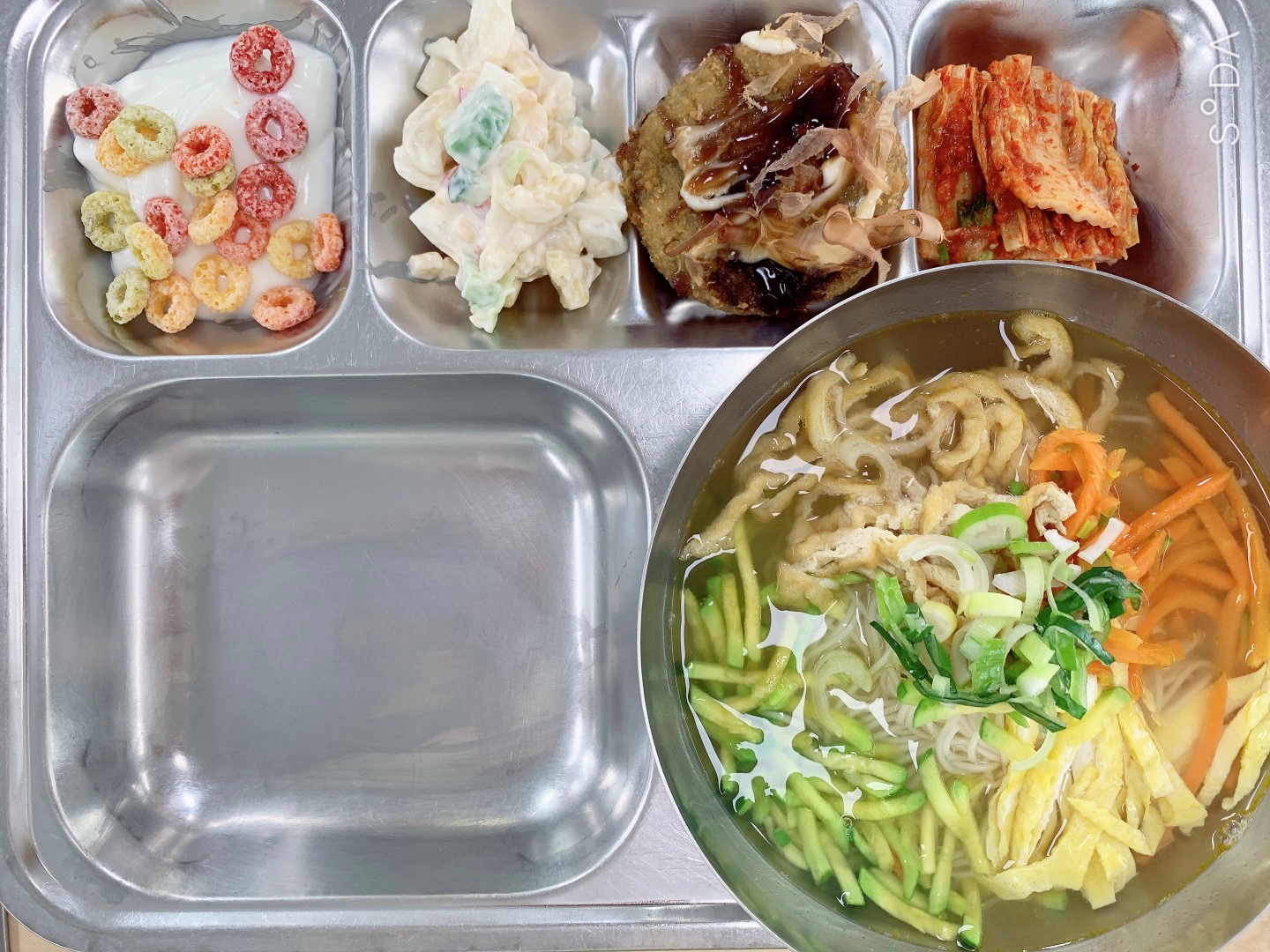 오늘의 메뉴<식생활관 소식<열린광장<영신중학교 영신중학교