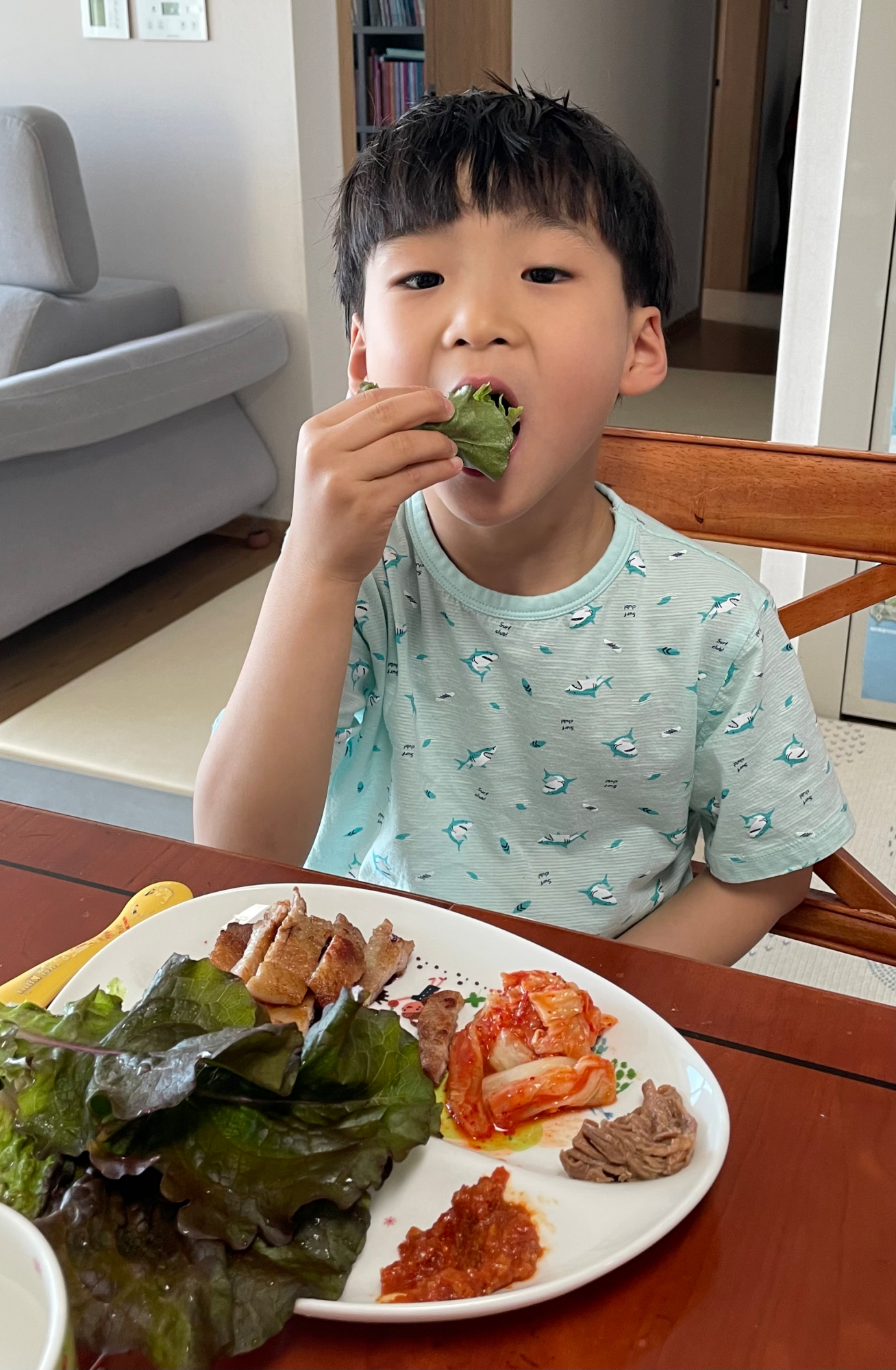 맛있는 상추와 고기먹기