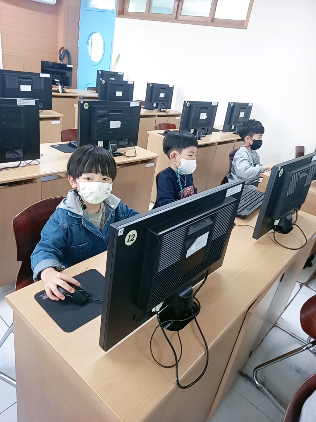컴a1