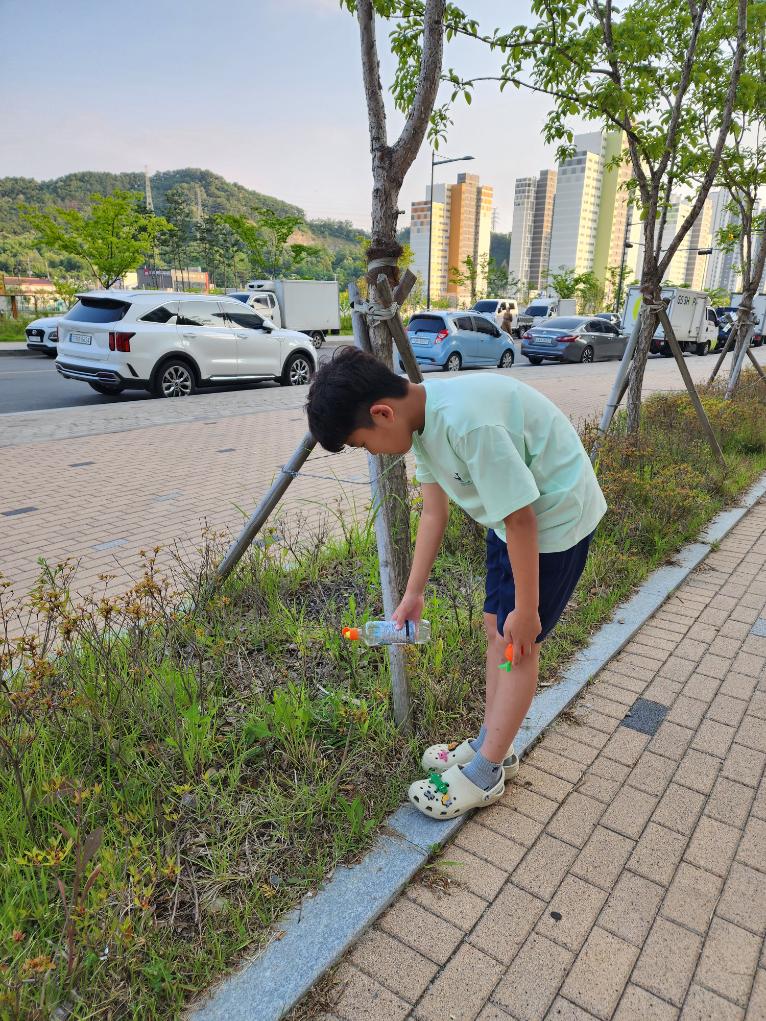 쓰레기가 생각보다 많지만 줍깅플로깅으로 줄어든거 같다