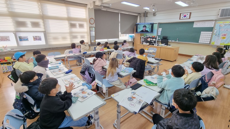 모션그래픽 디자이너선배 진로교육.jpg