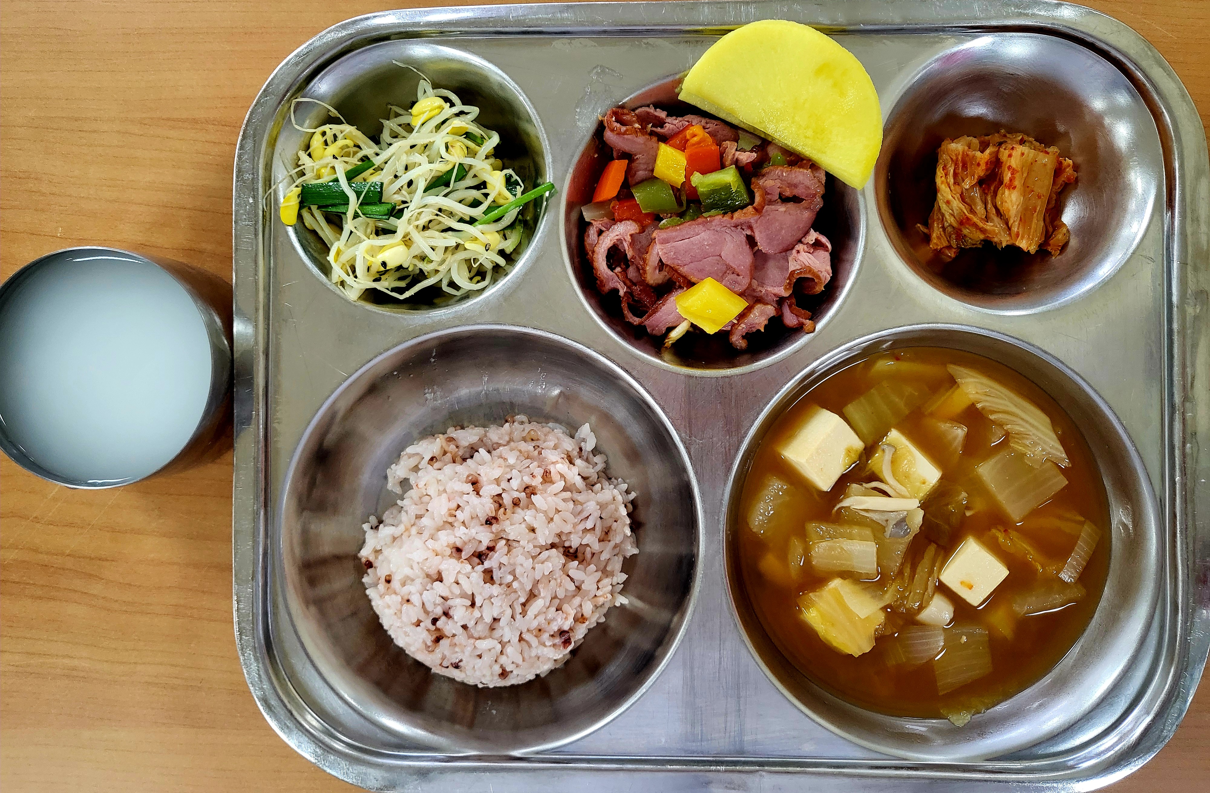 20240322,_수수밥,청국장찌개,훈제오리볶음,콩나물부추무침과무쌈,배추김치[1].jpg