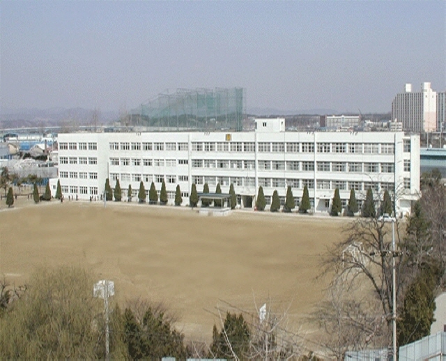 대성중학교 건물(42회~51회).jpg