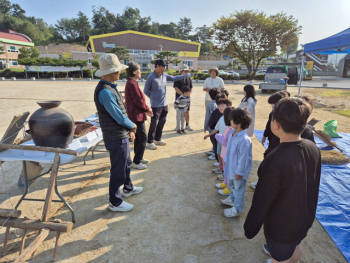 1011_예술과 문화와 만나는 날(찾아가는 농기구 박물관 체험)_1.jpg