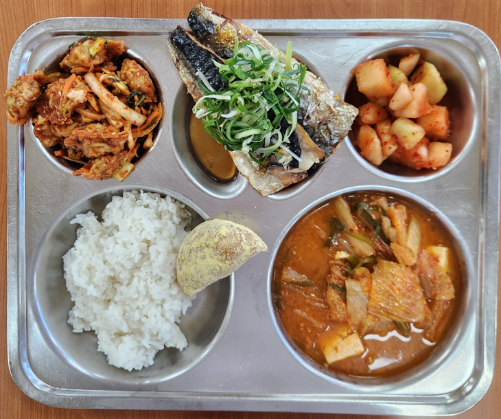 석식 식단 이미지