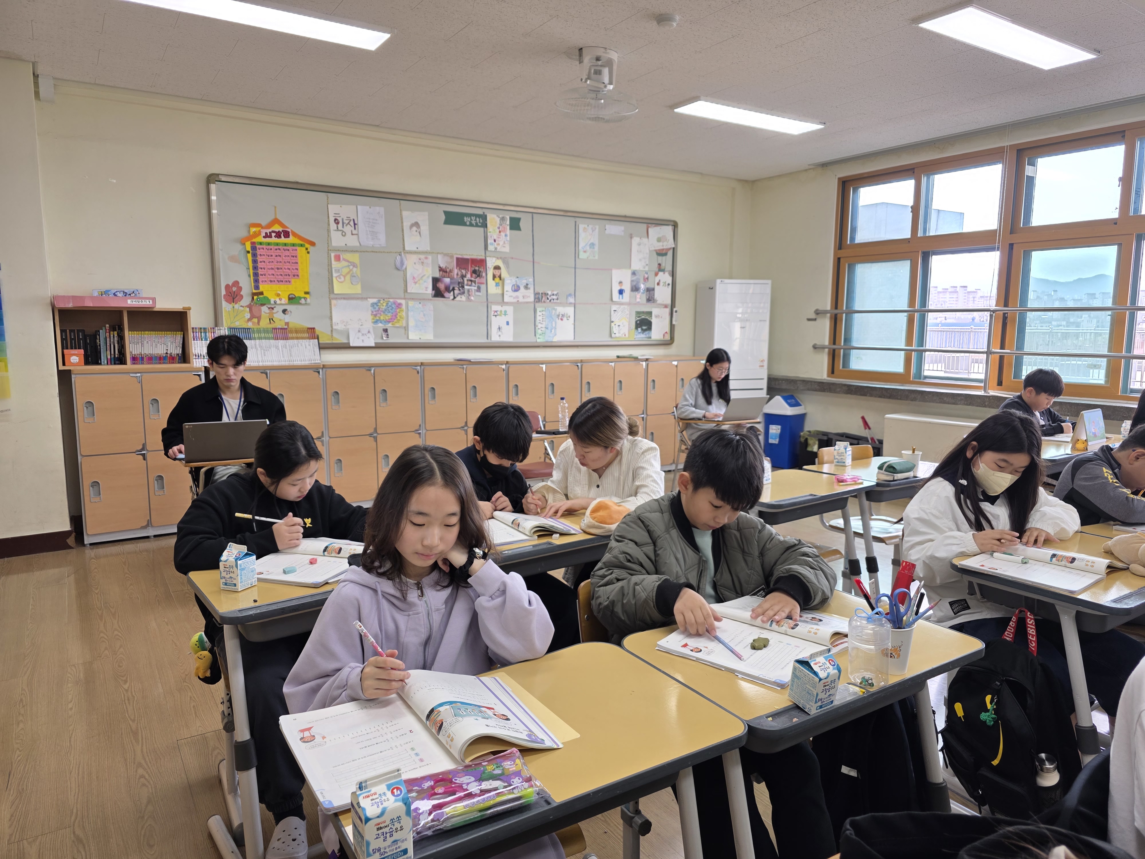 20250417_5-1 교생 선생님 1일 담임 (1).jpg