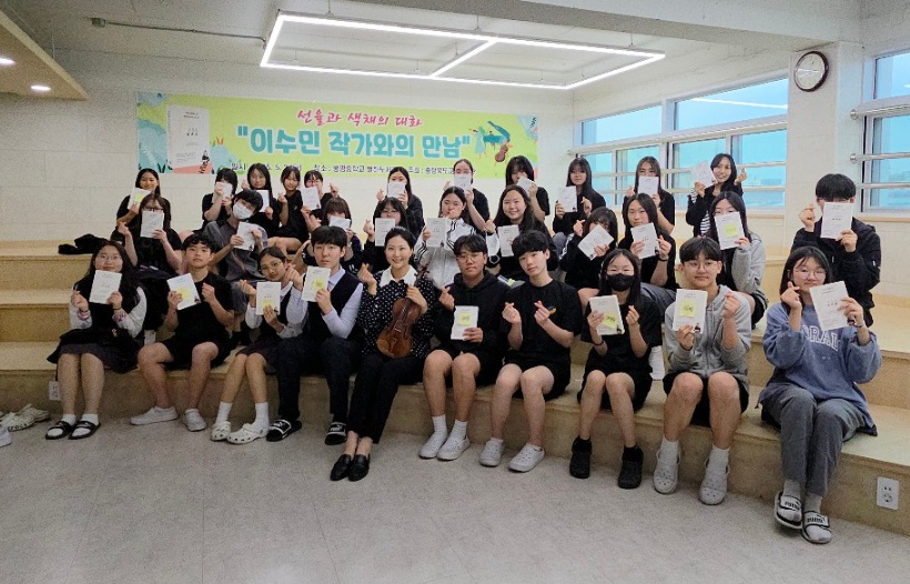 작가1.jpg