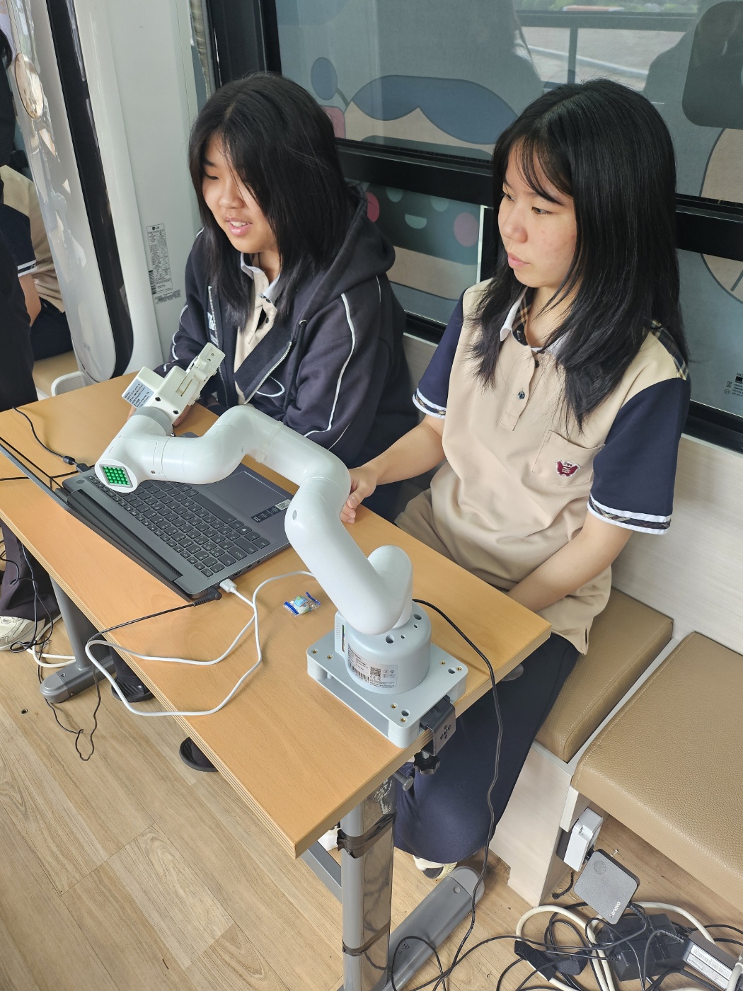 KakaoTalk_20250521_011208533_05