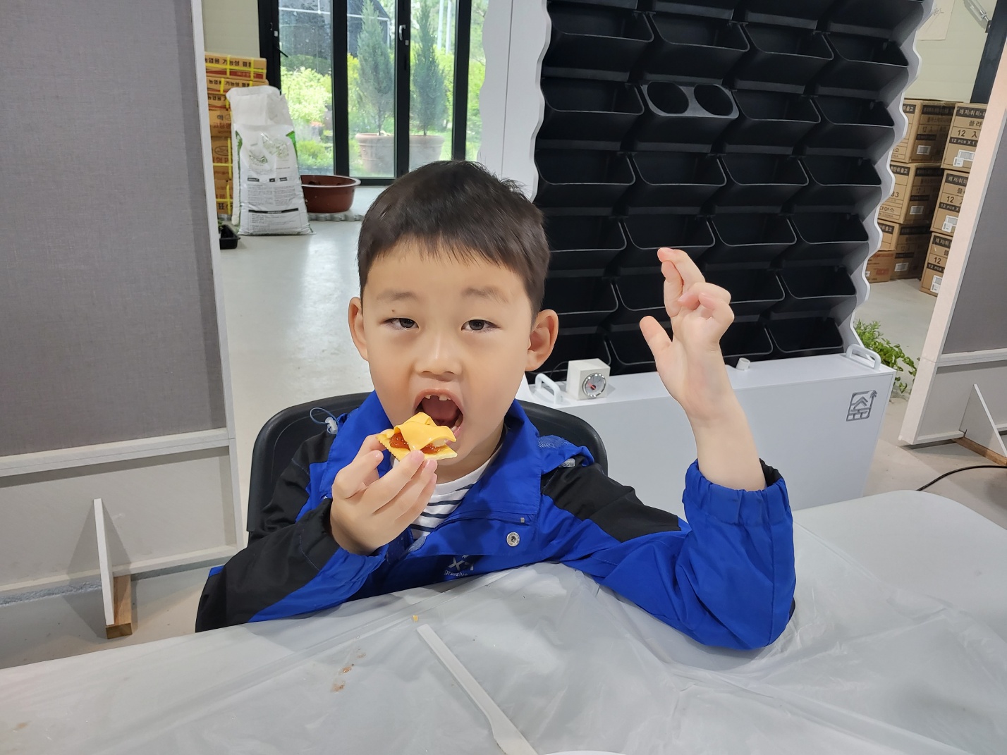 KakaoTalk_20250515_160615839_04.jpg