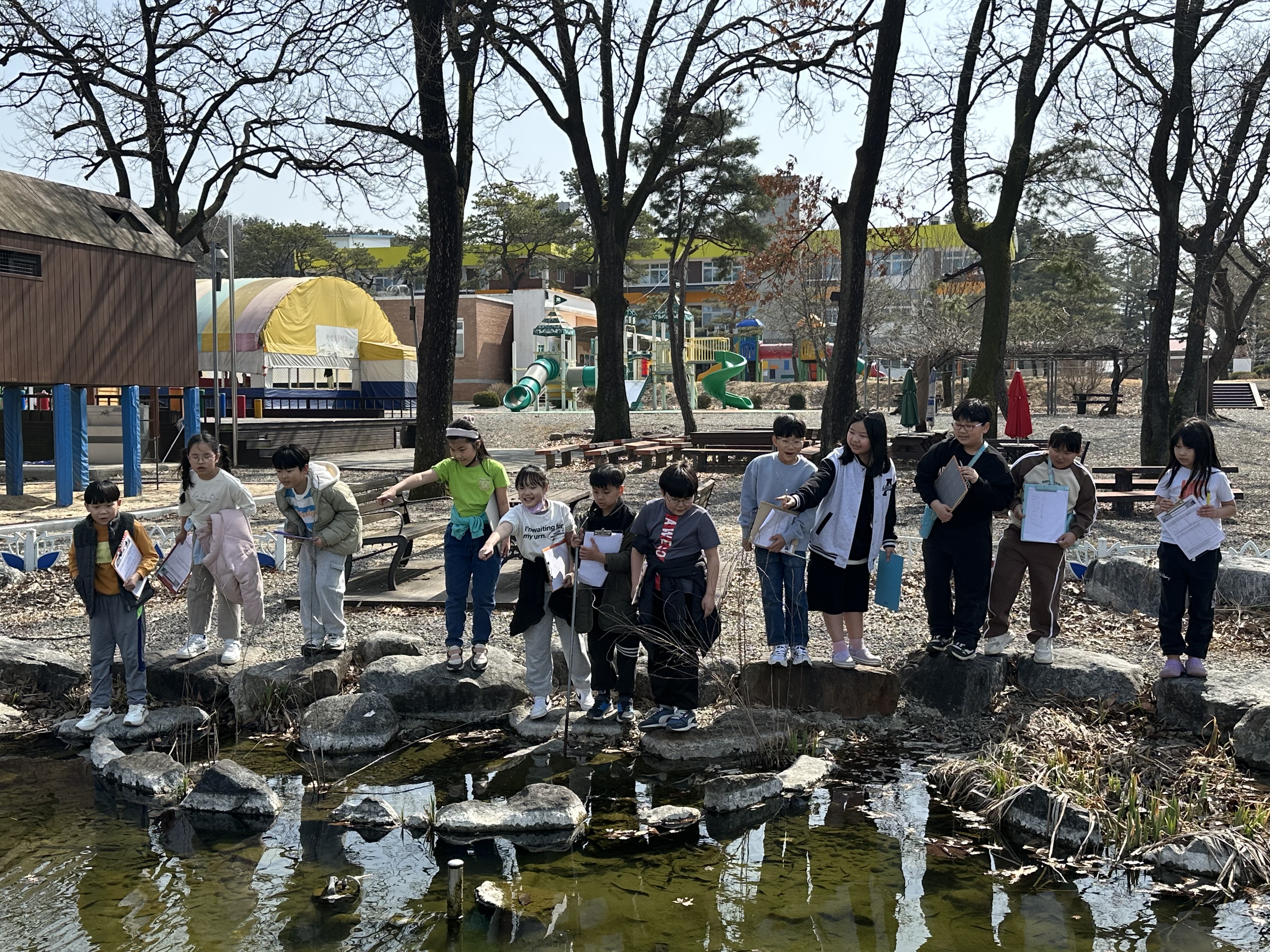 (4학년) 학교 주변 생태 살펴보기-01(3월).jpg