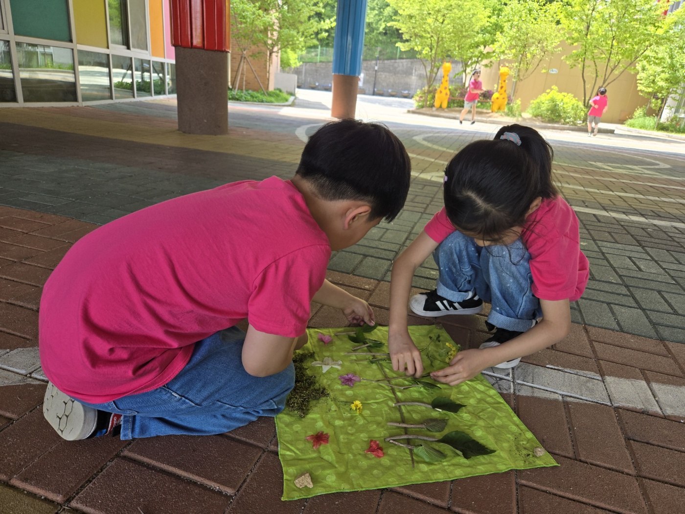 2-4아트앤스포츠(자연물로 꾸미기).jpg