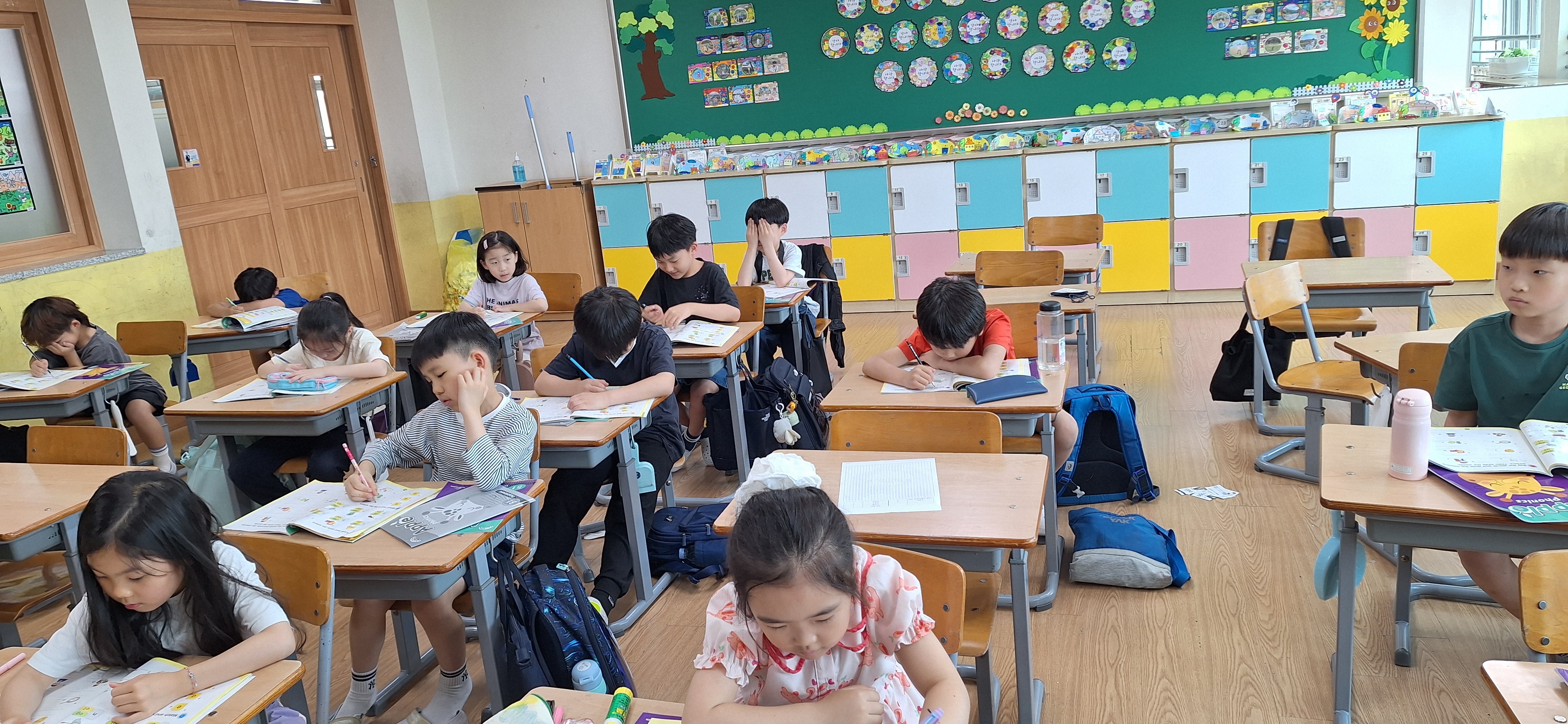 25년 5월 A반 사진.jpg