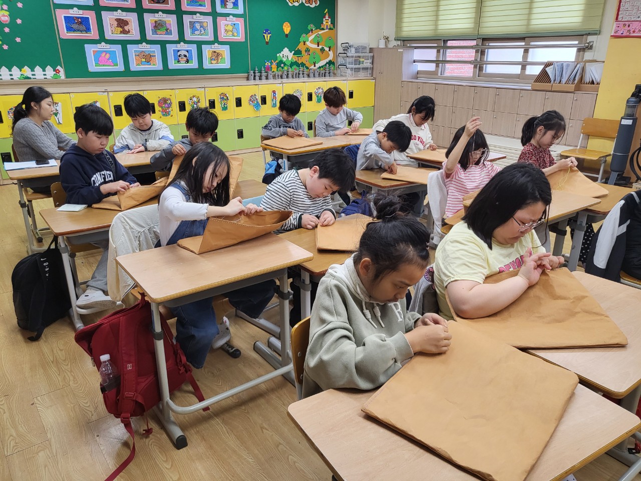 2025. 문상초등학교-3학년 미술 창작과 감상- 가죽공예-68371696106