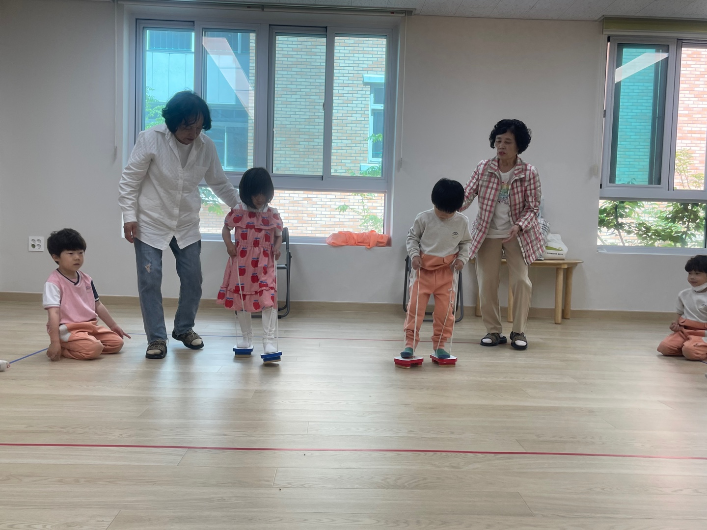 꽃잎1반 전래놀이.jpg