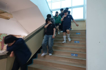 5.8. 화재대비 훈련 (2).JPG