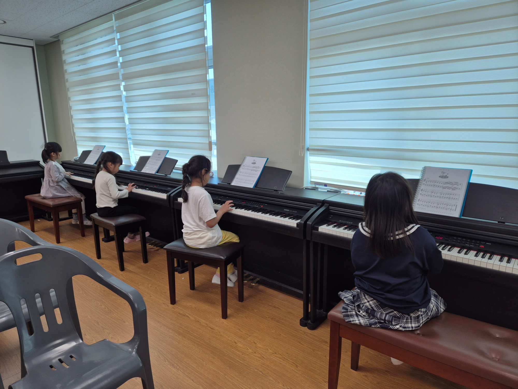 KakaoTalk_20250421_164424707_04