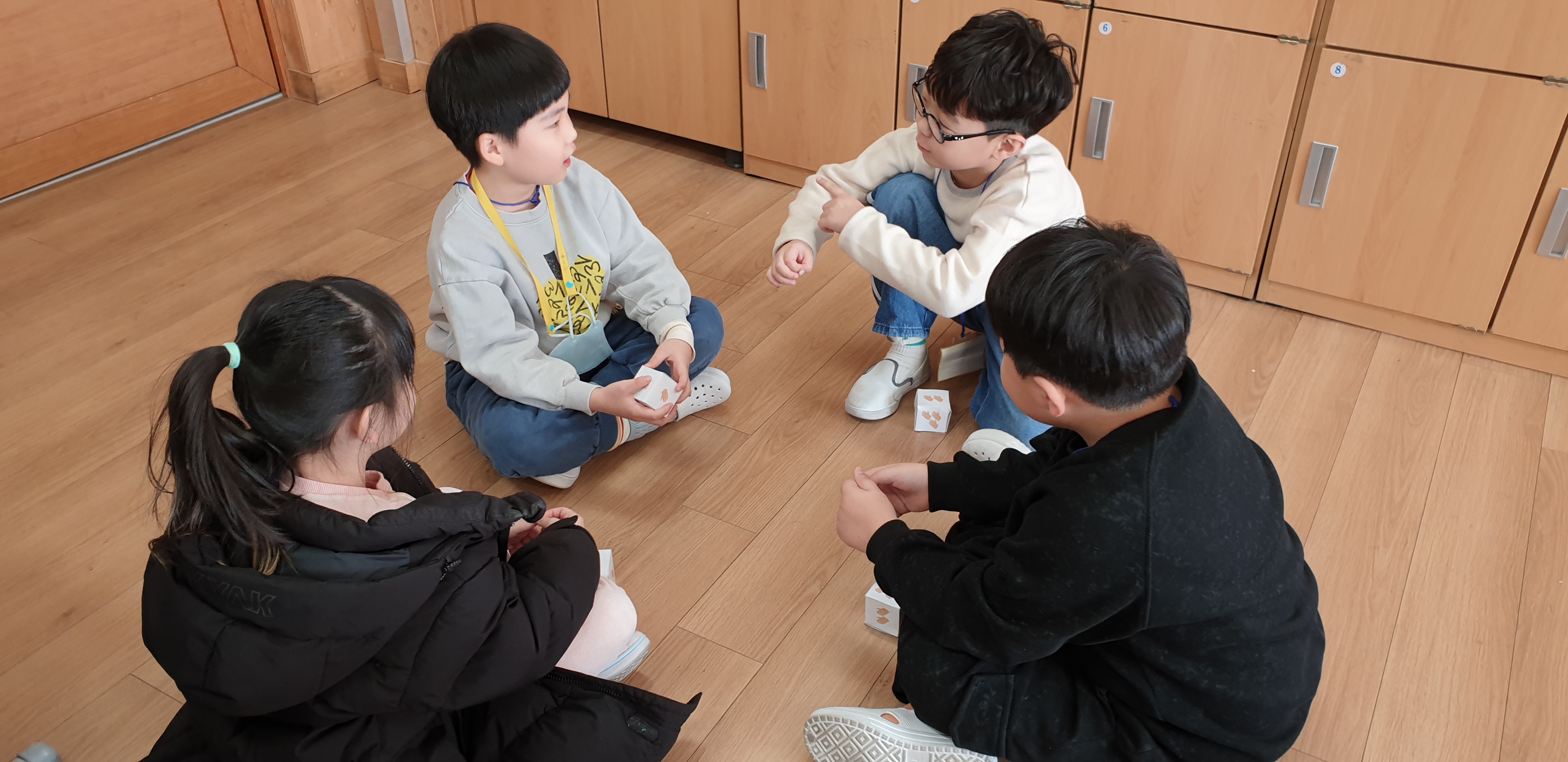 입초적응-박수놀이.jpg