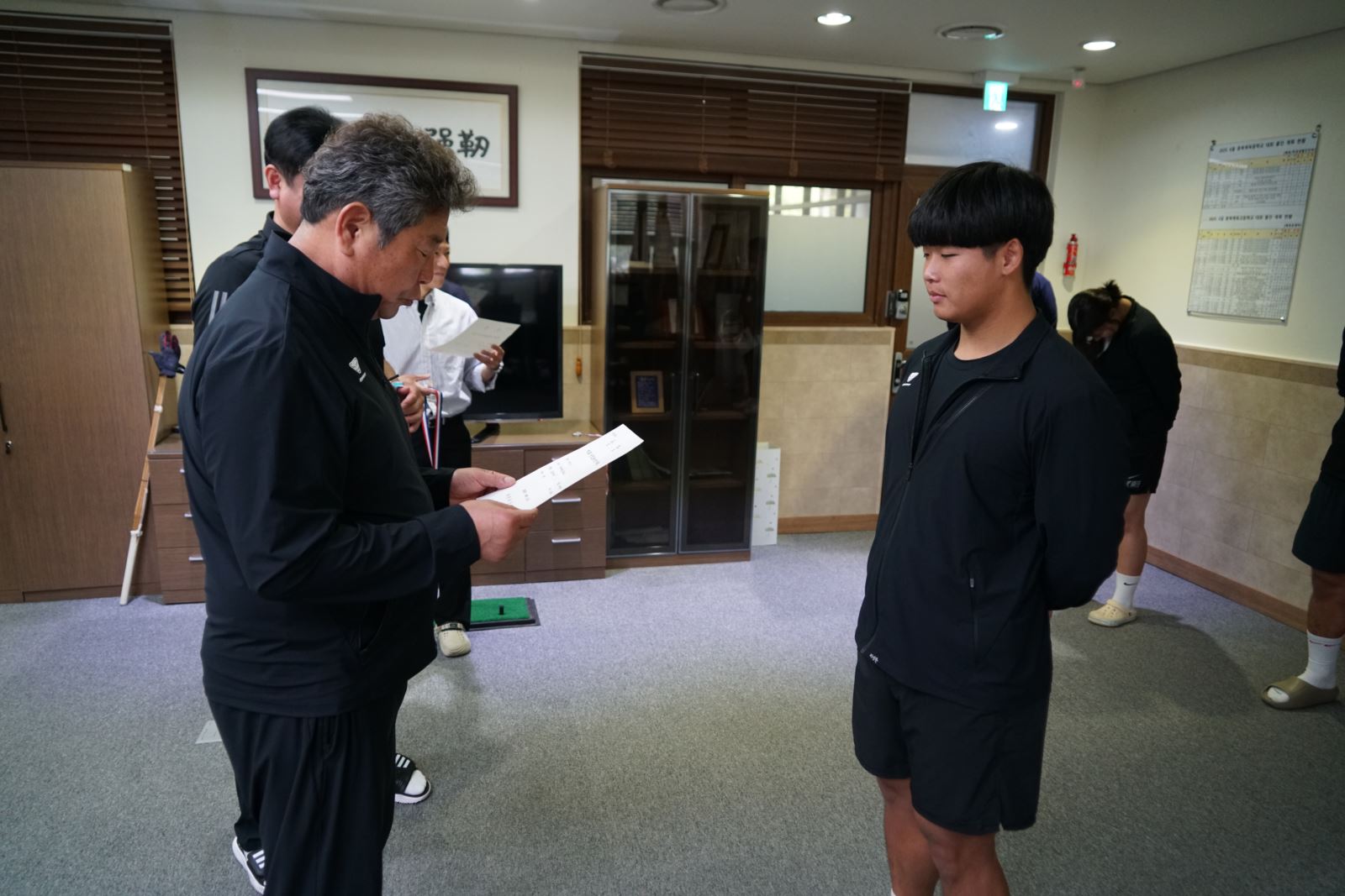 투.허성준
