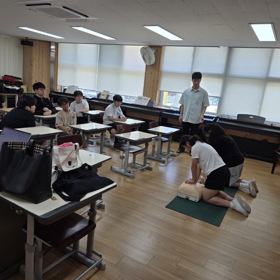 6학년 심폐소생술 교육 1.jpg