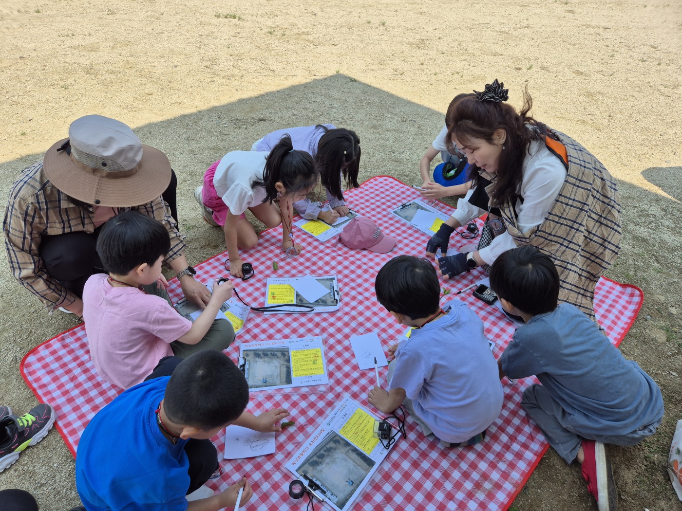 진천 온마을배움터 협력수업(숲생존기) (1).jpg
