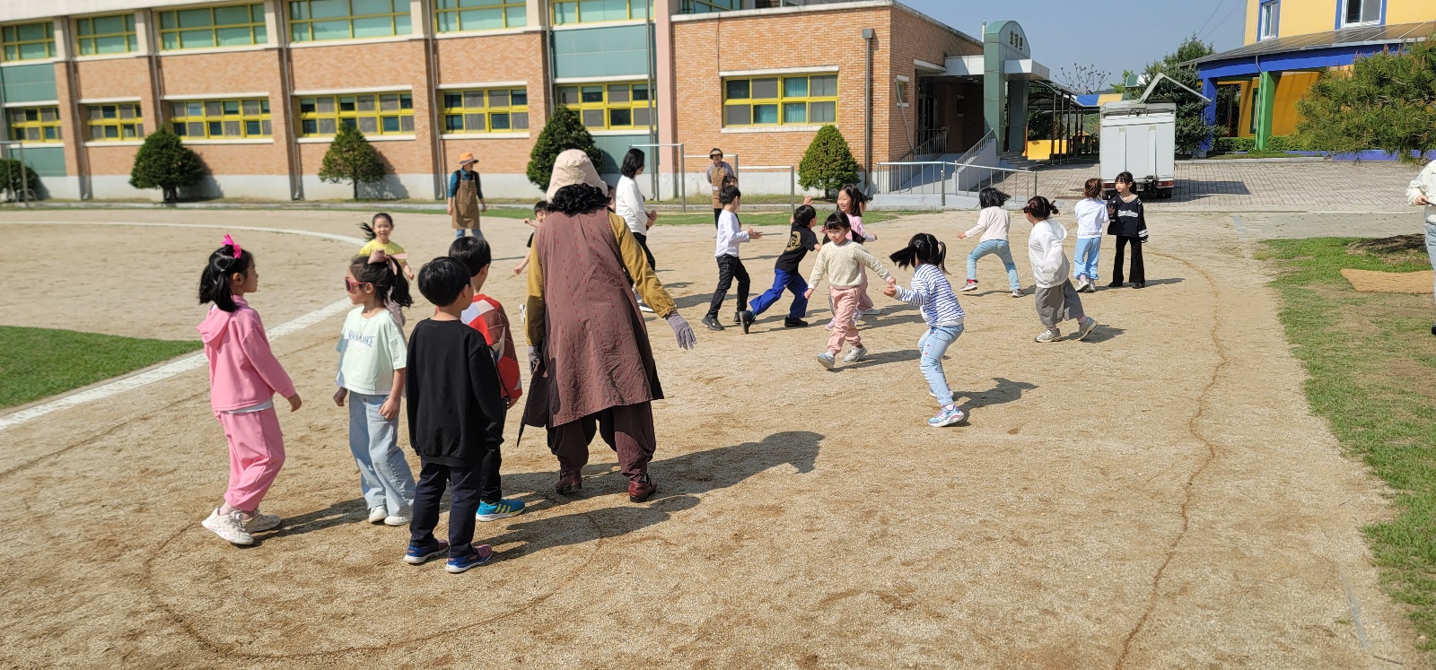 KakaoTalk_20250508_162052232_04.jpg