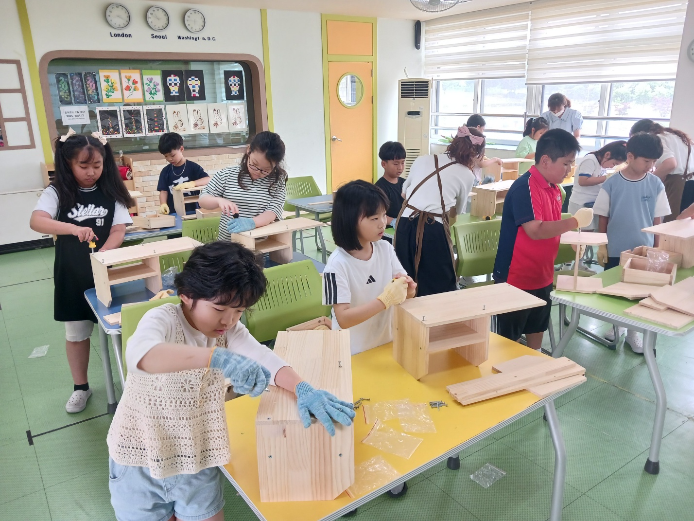 진로체험의 날(책꽂이만들기) (15).jpg