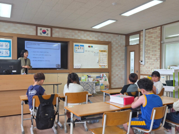 2025. 문상초등학교-신문기자진로교육-70532800891.jpg